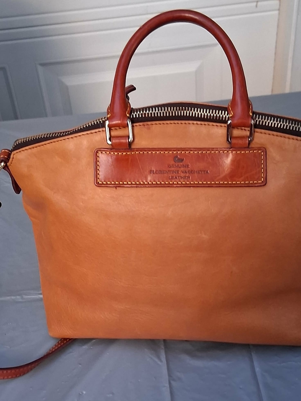 Dooney & Bourke Chestnut  Leather Tote In Great Condition - Picture 2 of 2